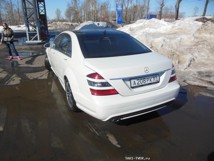 Mercedes-Benz W221