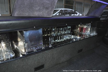 Лимузин Lincoln Town Car 8 мест