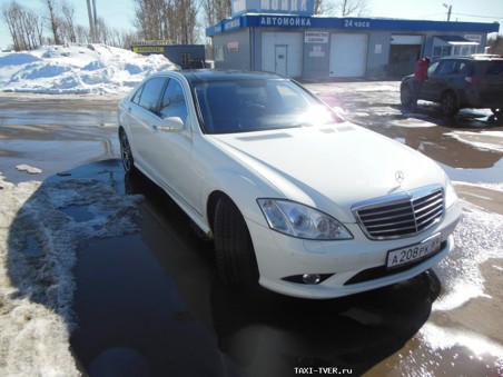 Mercedes-Benz W221