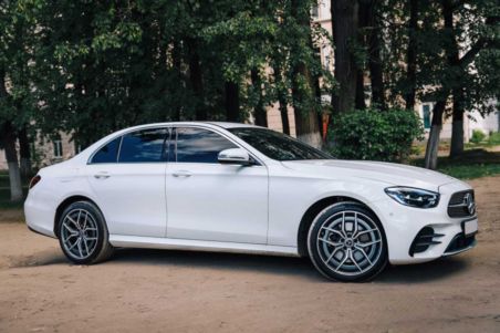 Мерседес E class 2020
